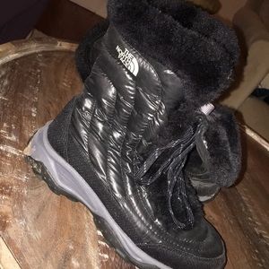 north face black snow boots